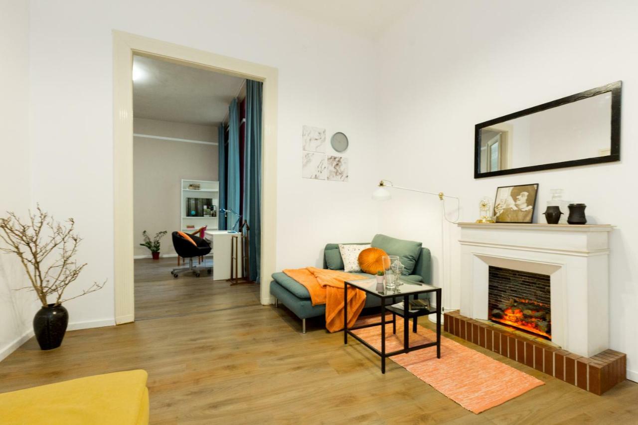 Unique Riverside Apartment Budapest Bagian luar foto
