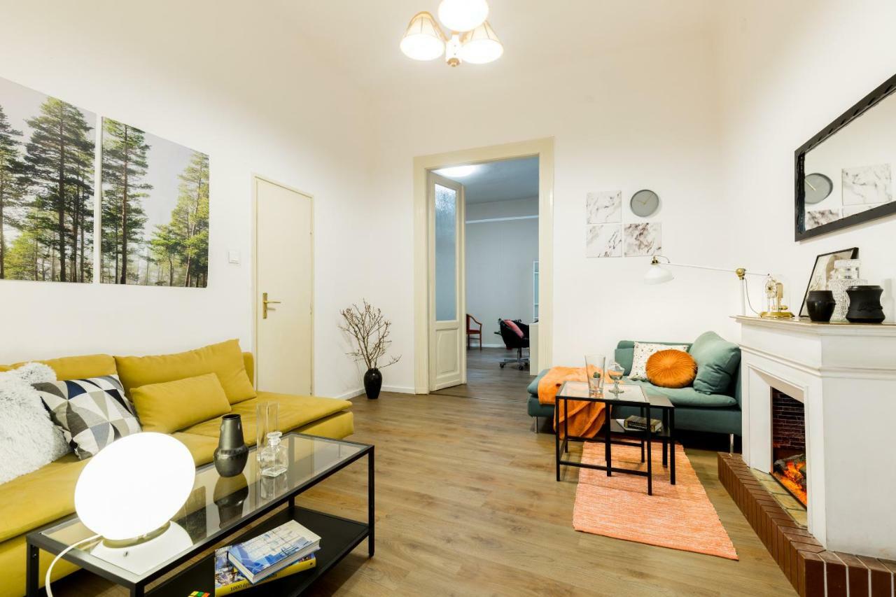 Unique Riverside Apartment Budapest Bagian luar foto