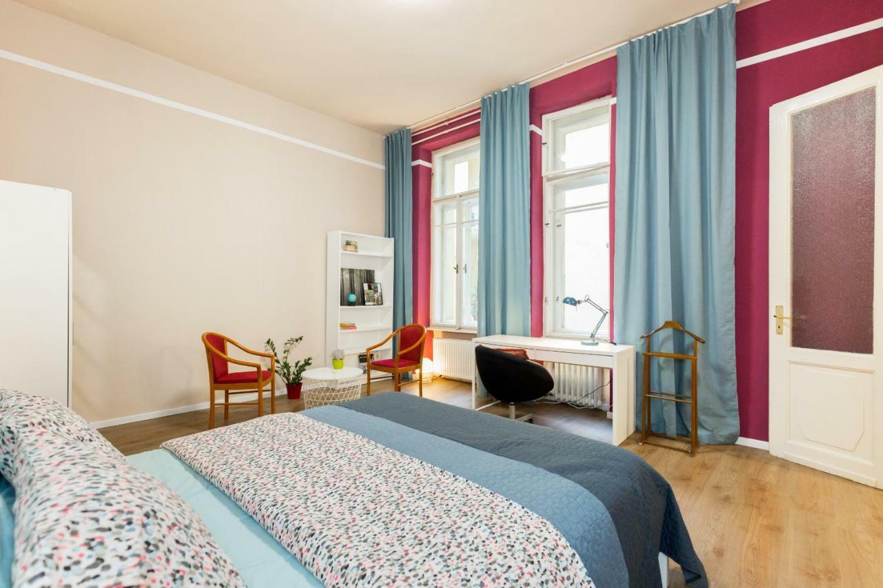 Unique Riverside Apartment Budapest Bagian luar foto