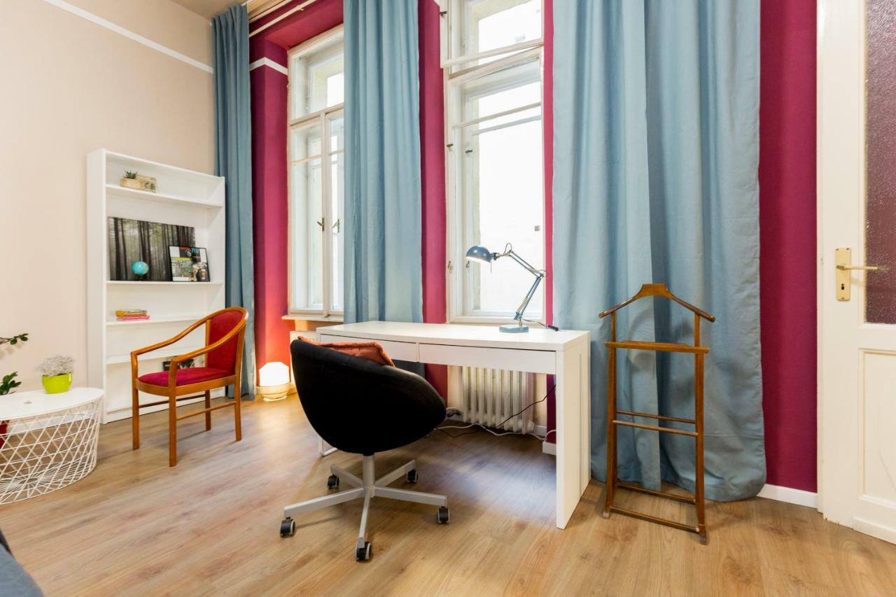 Unique Riverside Apartment Budapest Bagian luar foto