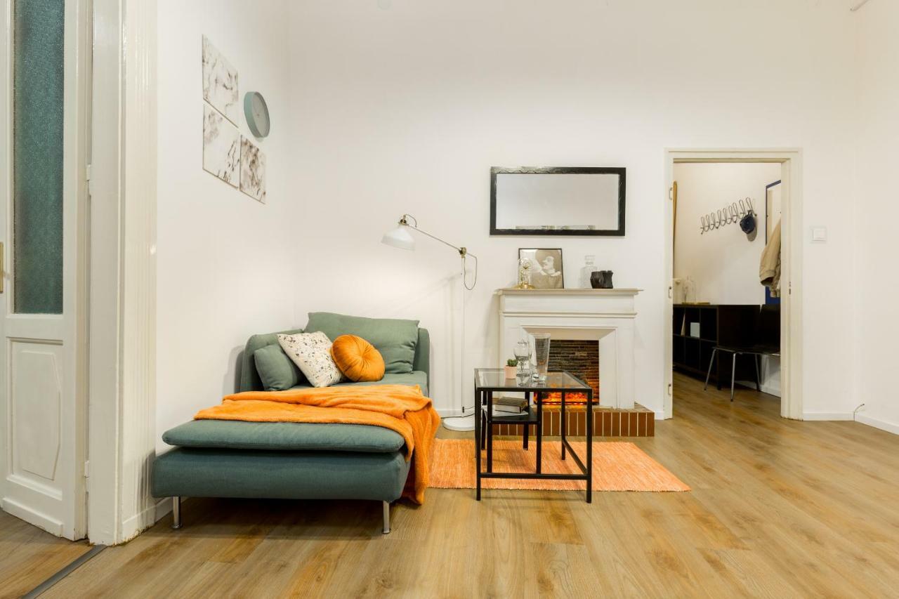 Unique Riverside Apartment Budapest Bagian luar foto