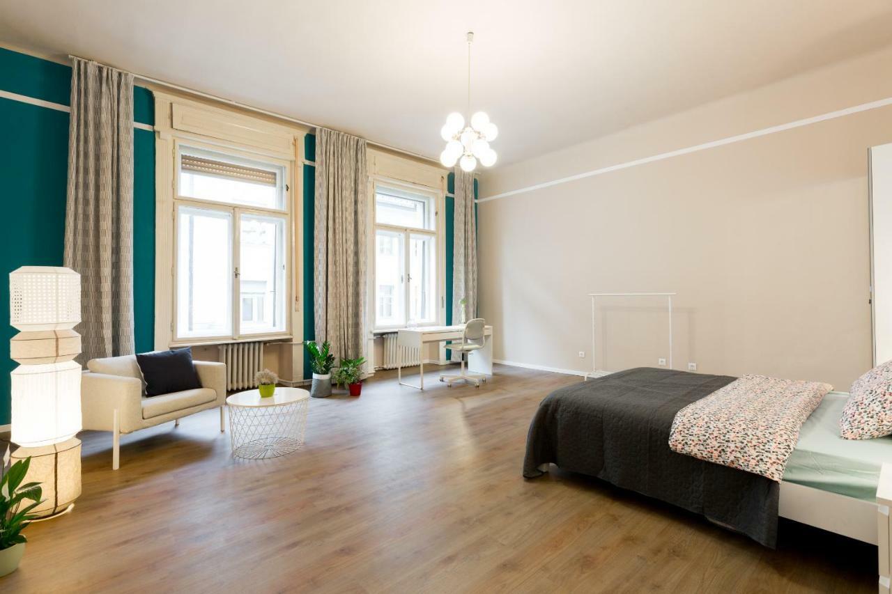 Unique Riverside Apartment Budapest Bagian luar foto