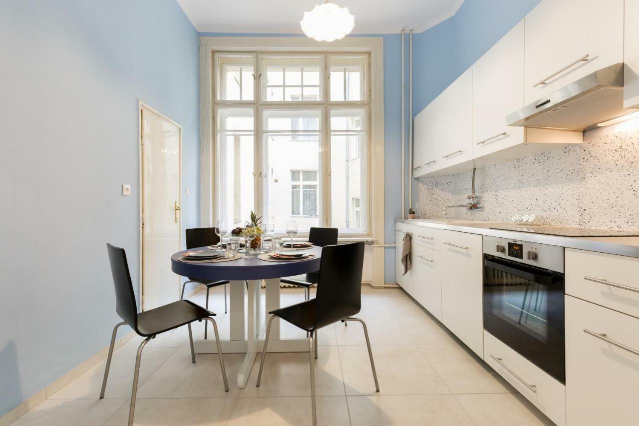 Unique Riverside Apartment Budapest Bagian luar foto