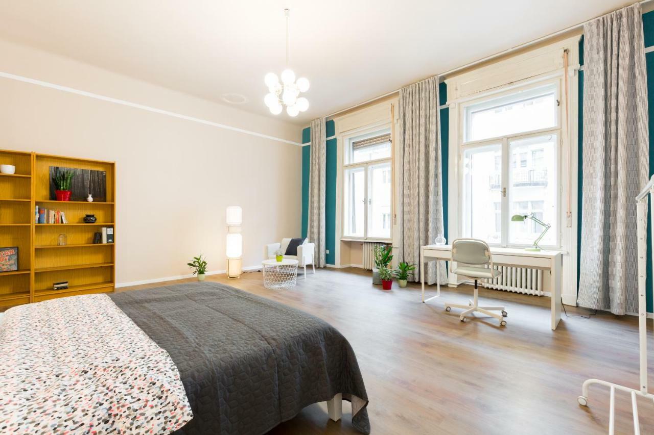 Unique Riverside Apartment Budapest Bagian luar foto